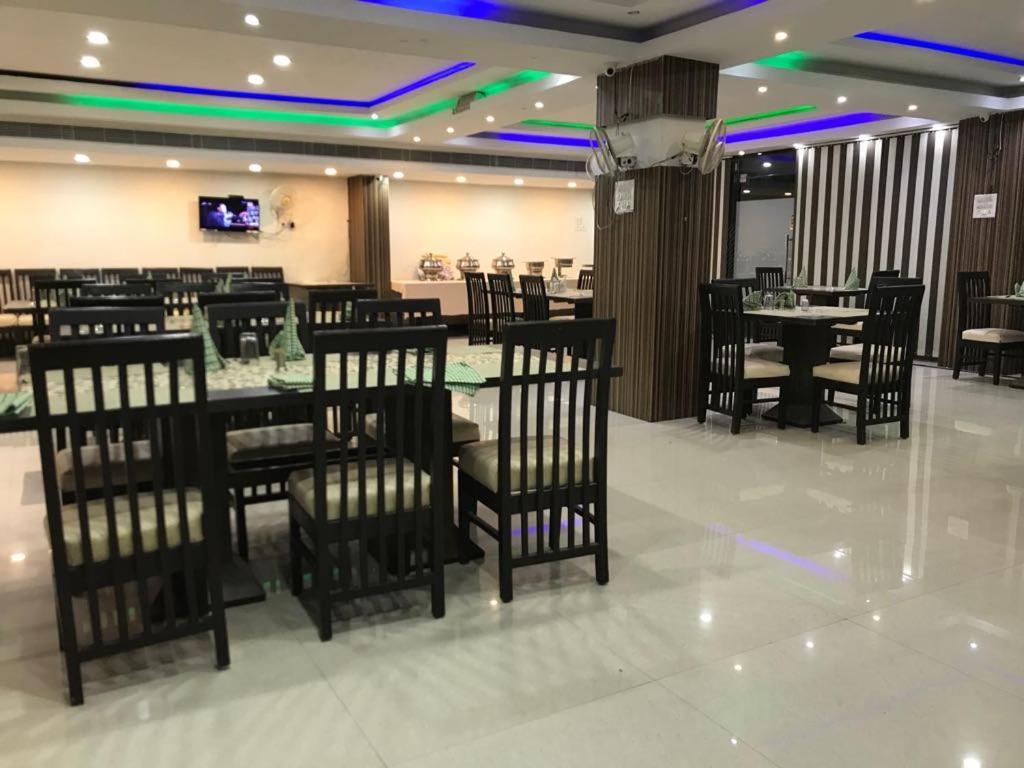 Hotel Sarweshwary Bénarès Extérieur photo